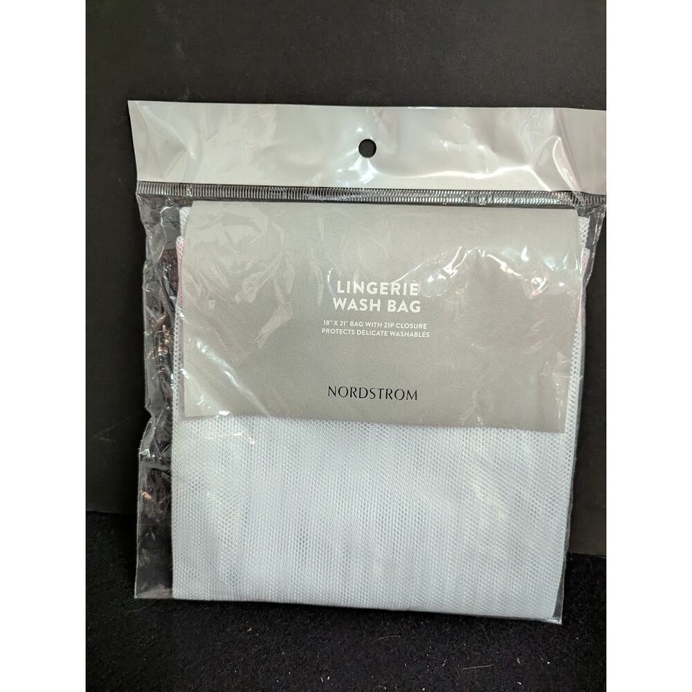 NIP Nordstrom Mesh Washing Bag Floral Embroidered Delicate Care Case